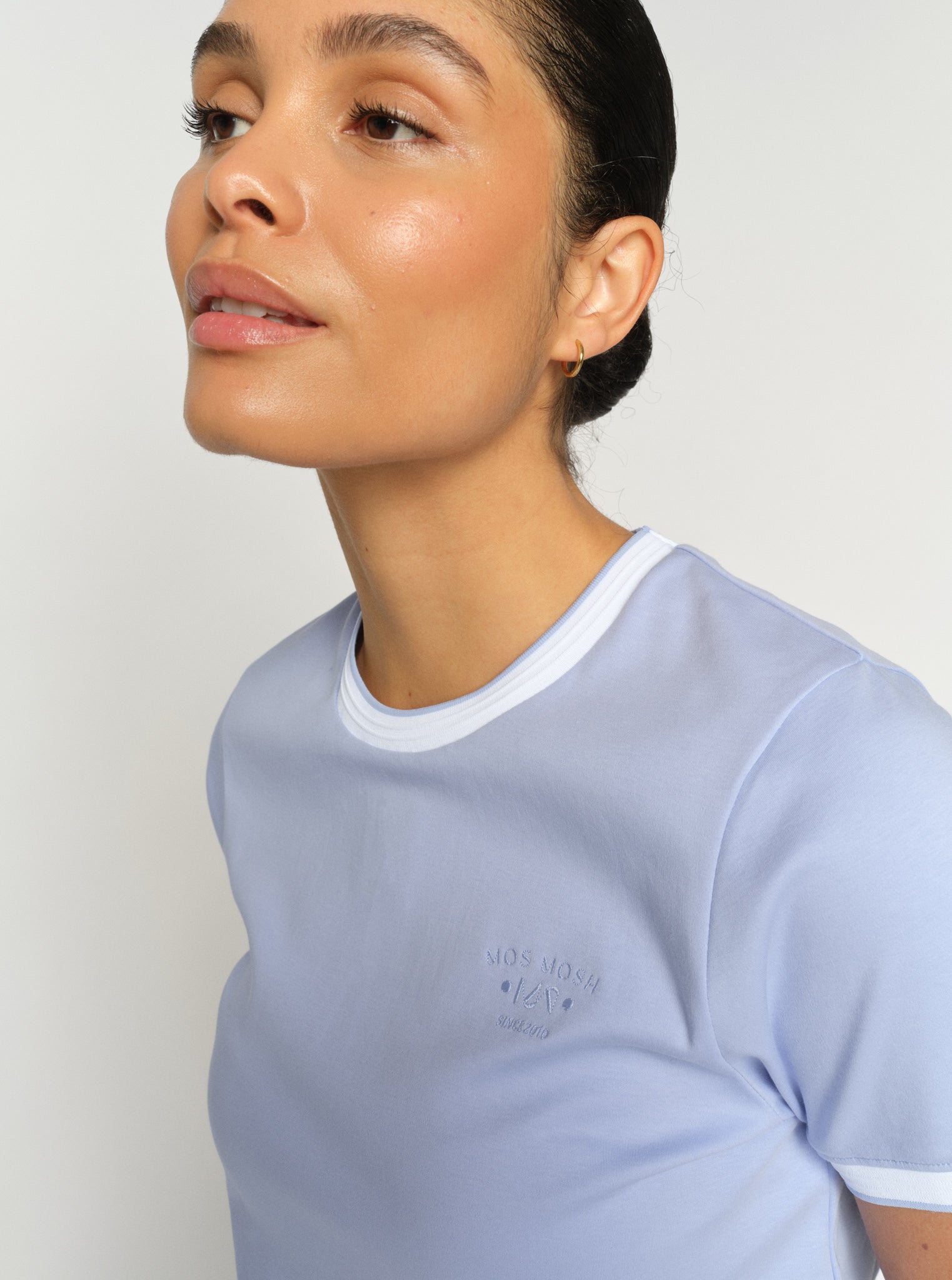 Modelshot / Brunnera Blue / Detail